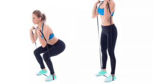 agachamento com elástico na mão