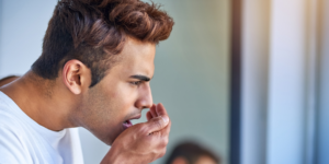 Mau hálito principais causas e o que fazer