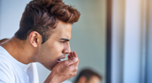 Mau hálito principais causas e o que fazer