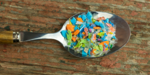 Microplásticos na alimentação, você pode estar consumindo!